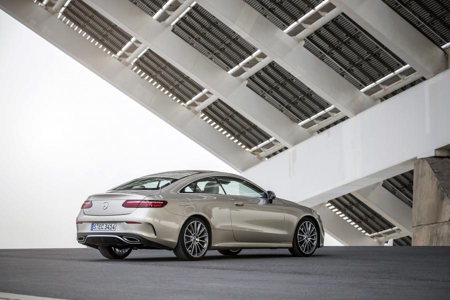  Mercedes-Benz E300 AMG Line Coupe 2017 года  (WW) (фото 17 из 20)